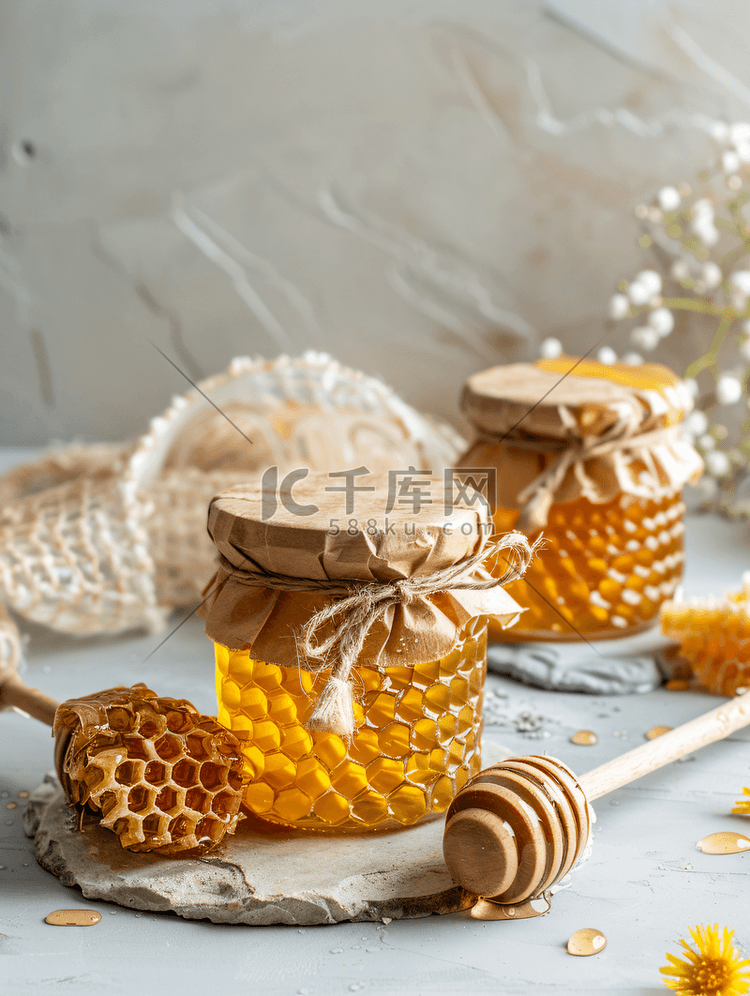 玻璃罐中的蜂蜜品种蜂巢