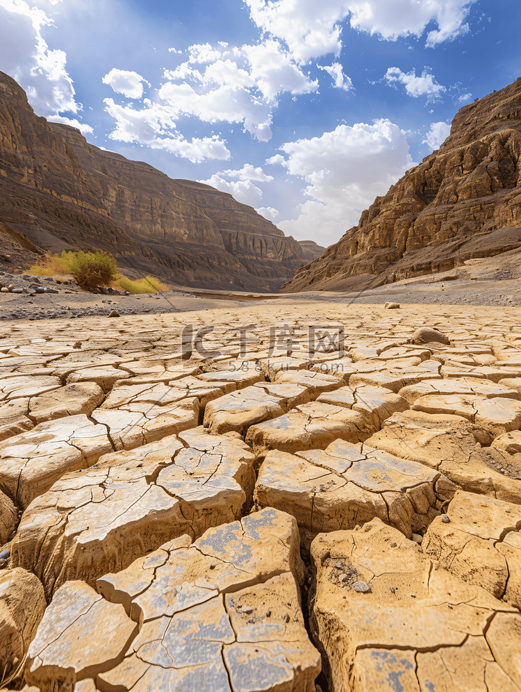 瓦迪阿尔哈拉尔地区干涸的乔达河