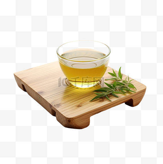 木板上放一杯绿茶图片