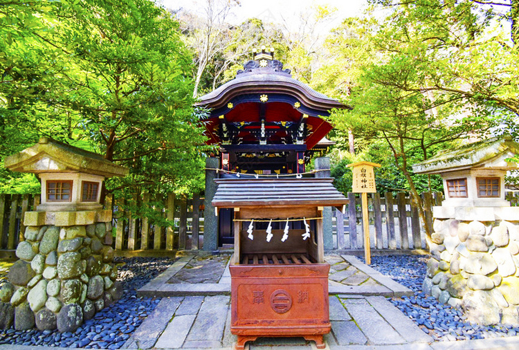日本白旗神社古老神秘