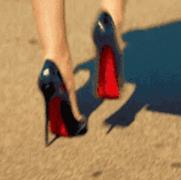 女人高跟鞋走路的声音