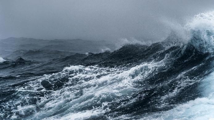 海浪拍打水面轻柔的音效