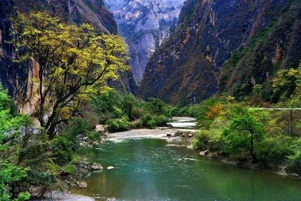 韩系背景配乐音频素材_河流流淌背景音效