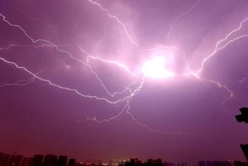 暴雨雷电配乐音频素材_暴雨铺天盖地声音音效