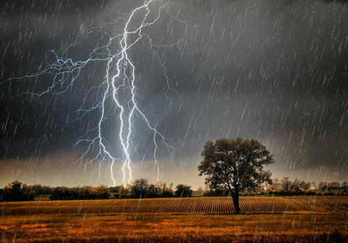 天气配乐音频素材_雷雨声的天气音效