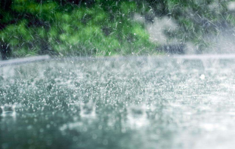 下雨外景配乐音频素材_城市天空下雨拍打声音效