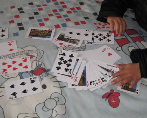 打扑克牌时洗牌的声音音效 