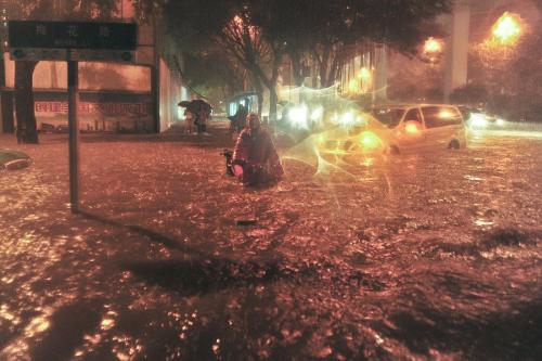 暴雨铺天盖地声音效