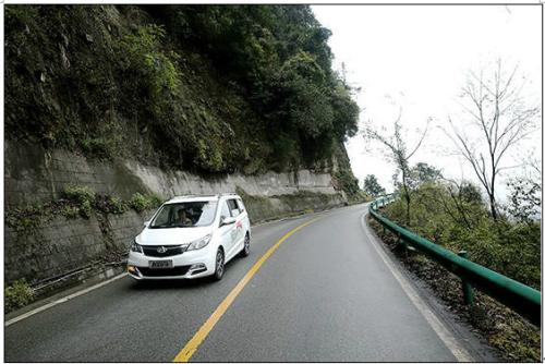 道路上开车环境的声音音效