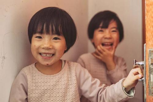 两个女子配乐音频素材_两个娃娃笑声音效