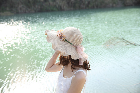 太阳帽遮阳帽模特摄影图夏天清凉美女