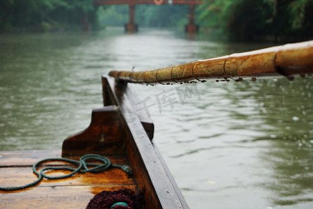 台风暴雨摄影照片_划船的浆摄影图