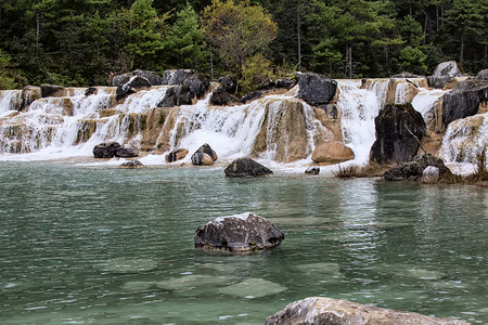 云南旅游房价摄影照片_云南丽江蓝月谷旅游摄影图