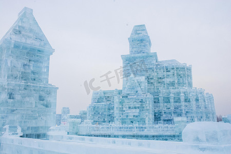 城堡冰雪摄影照片_冰雪奇缘城堡冰雕摄影图
