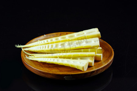 餐饮食材鲜竹笋摄影图