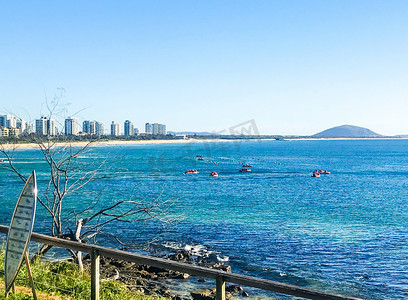 澳洲湛蓝的大海和晴朗天气摄影图
