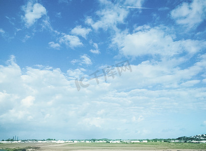 澳洲地图摄影照片_澳洲蓝天白云自然风景摄影图