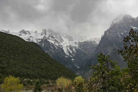 旅游区山脉自然风光风景摄影图