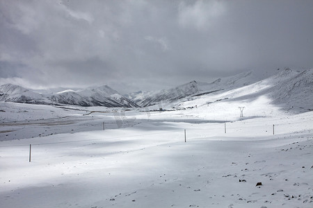 解放西藏摄影照片_雪山风景摄影图