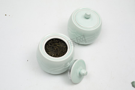 产品商图红茶茶叶茶罐摄影图