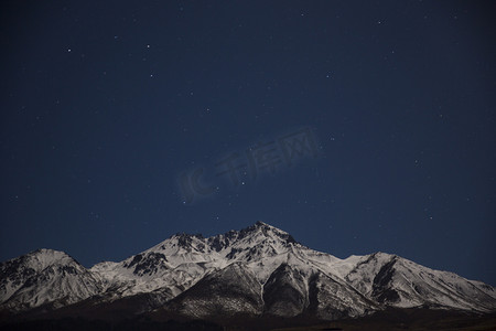 山脉摄影照片_青海景区夜色山脉摄影图