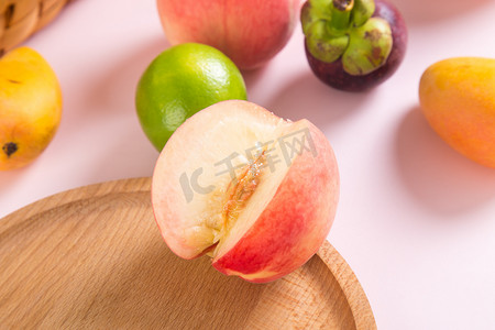 夏日水果桃子摄影图
