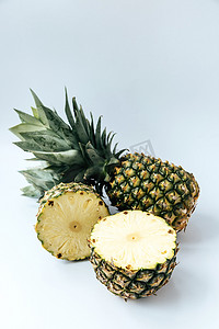 菠萝炒冰杯摄影照片_夏季水果凤梨菠萝摄影图