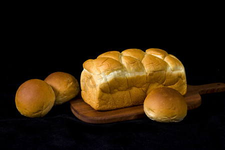 圆面包方面包摄影图