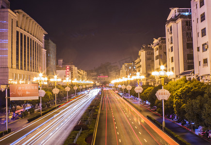 夜景车流摄影照片_城市夜景车流延迟摄影图