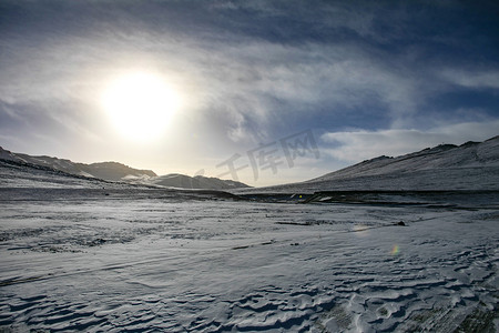 大太阳摄影照片_天空下雪和大地摄影图