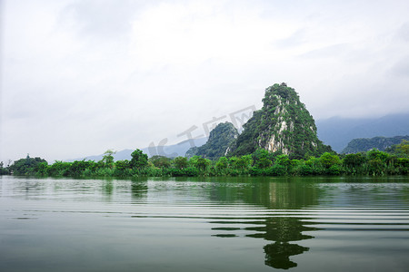 失量山水摄影照片_绿湖天柱岩摄影图