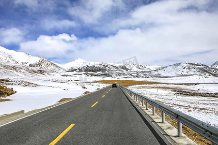 西藏公路风光摄影图