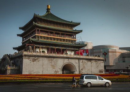 陕西城市建筑摄影照片_西安钟楼摄影图