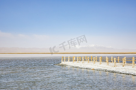 远山湖摄影照片_青海湖风景摄影图