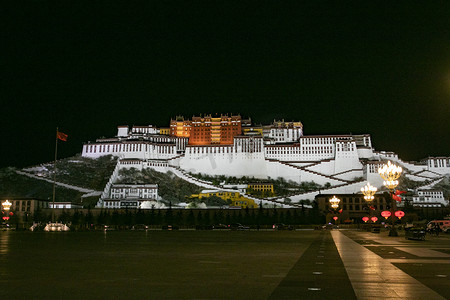 西藏布达拉宫摄影照片_西藏布达拉宫夜景摄影图