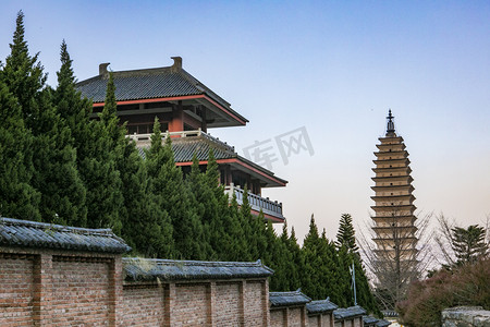 大理风景摄影照片_云南大理崇圣寺三塔摄影图