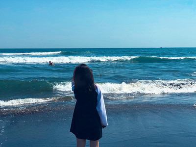 海边背影