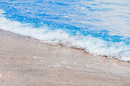 海水摄影照片_唯美夏天海滩摄影图