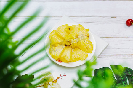 清新菠萝摄影照片_夏季水果菠萝美食摄影图