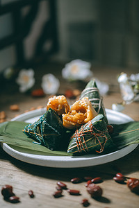 传统美食粽子摄影照片_传统节日端午节粽子摄影图