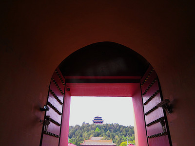 周年庆横版摄影照片_故宫神武门对面的景山公园摄影图