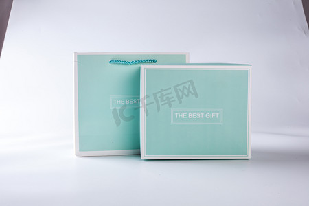 韩摄影照片_化妆品盒礼品盒高档包装盒摄影图