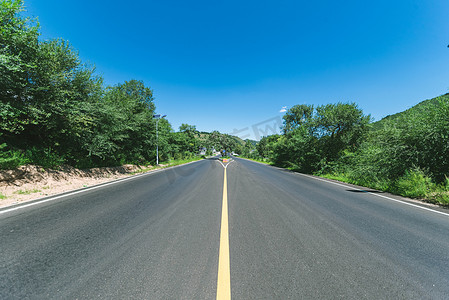 马路道路叔叔们风景摄影图