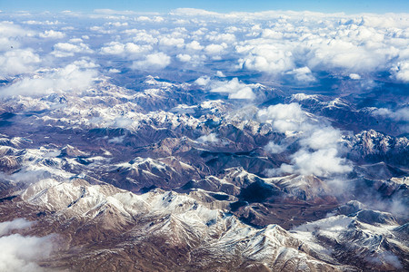 大气雪山摄影照片_大气山脉航拍摄影图