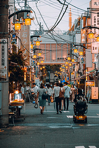 东京城市摄影照片_傍晚的东京街道摄影图