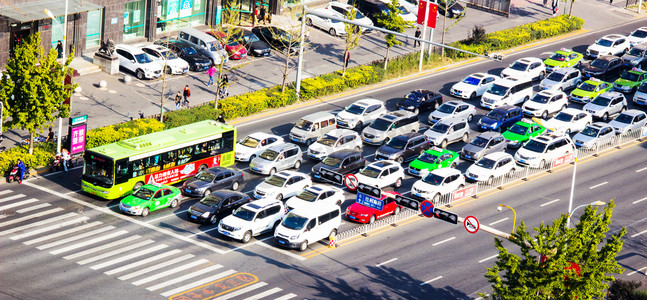 春运摄影照片_城市街景摄影图