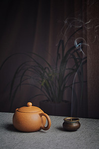 茶壶水墨手绘摄影照片_香炉茶壶摄影图