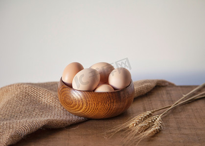 农家土鸡蛋摄影图