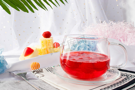 草莓点心摄影照片_点心果实食材美食水果果汁摄影图