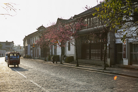 大理理想邦摄影照片_城市建筑古朴城镇摄影图